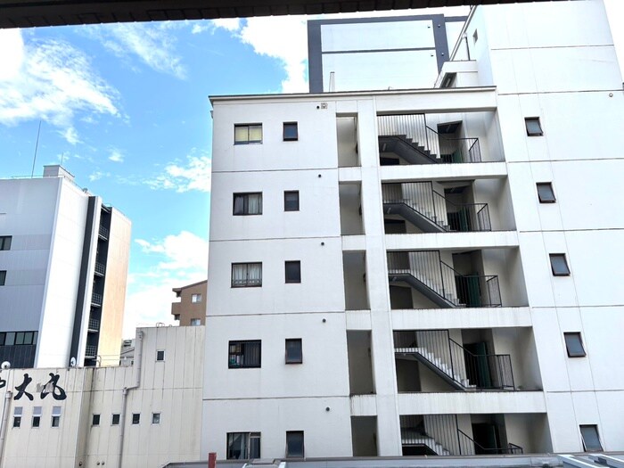 物件内観写真16　(室内からの展望)