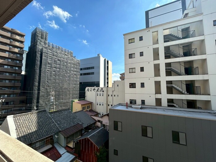 物件内観写真16　(室内からの展望)