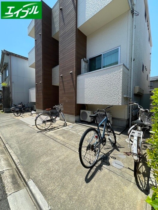 物件外観写真6　(駐輪場)