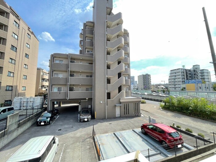 物件内観写真16　(室内からの展望)