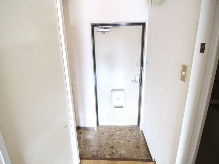 物件内観写真22　(玄関)