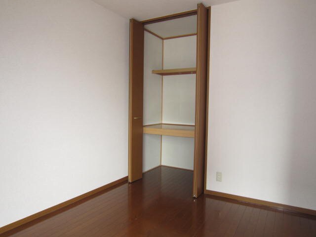 物件内観写真11　(玄関)