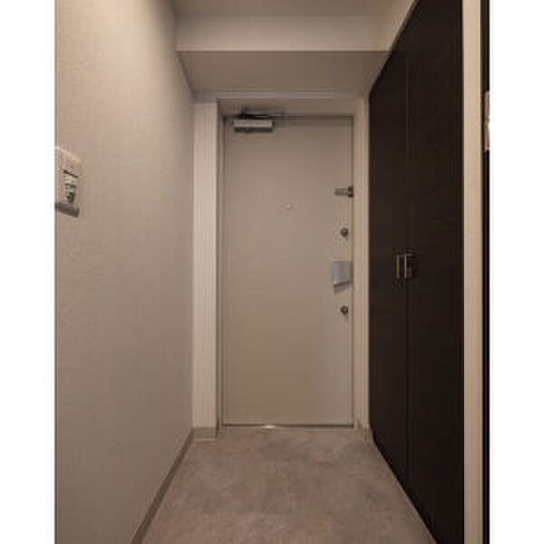 物件内観写真7　(玄関)