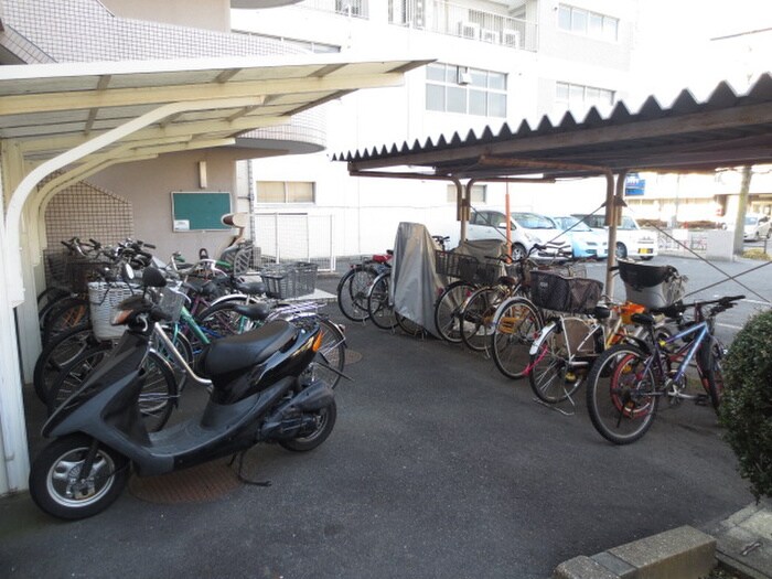 物件外観写真3　(駐輪場)