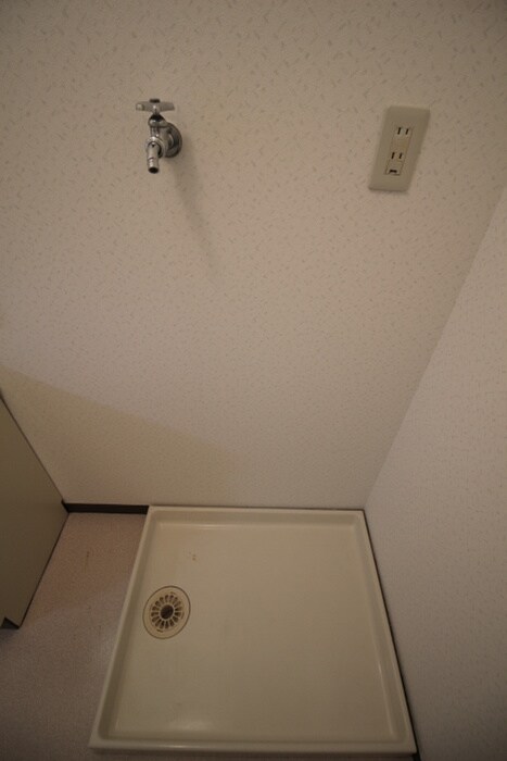 物件内観写真9　(洗濯機置場)