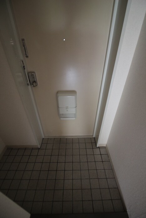 物件内観写真11　(玄関)