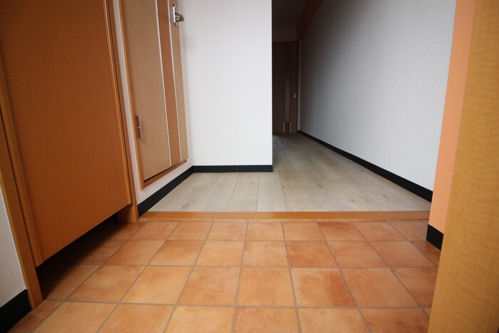 物件内観写真7　(玄関)