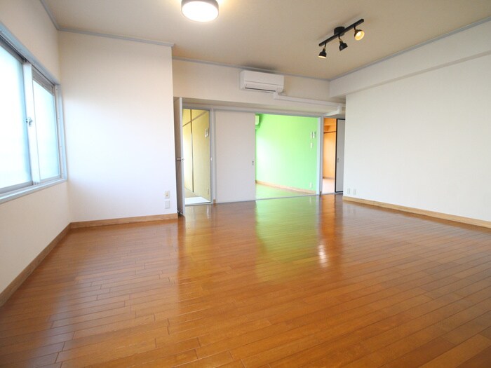 物件内観写真8　(居室)