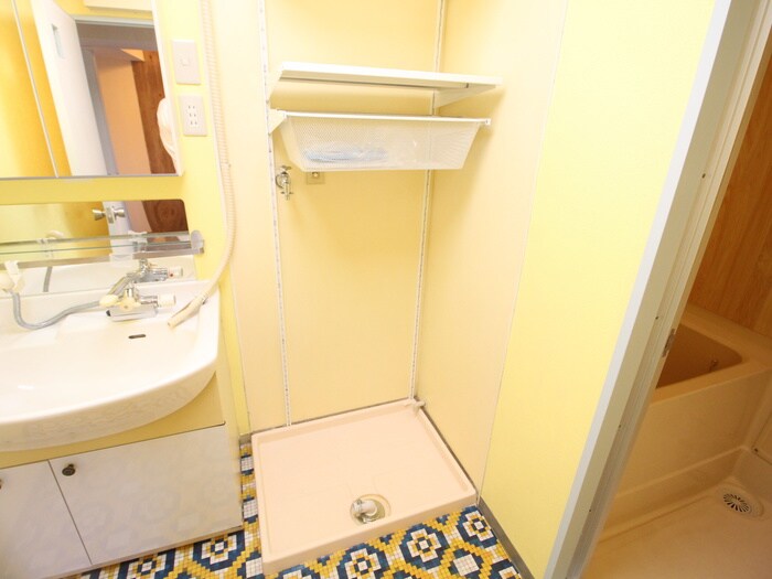 物件内観写真15　(洗濯機置場)