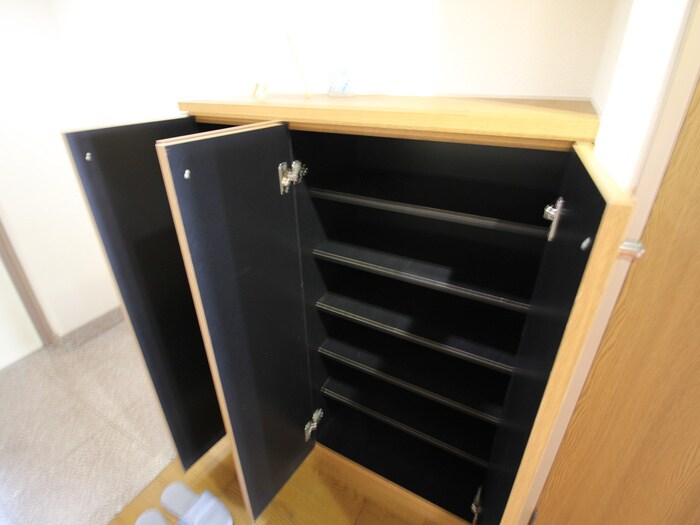 物件内観写真8　(靴箱)