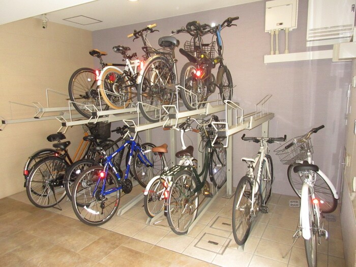 物件外観写真4　(駐輪場)