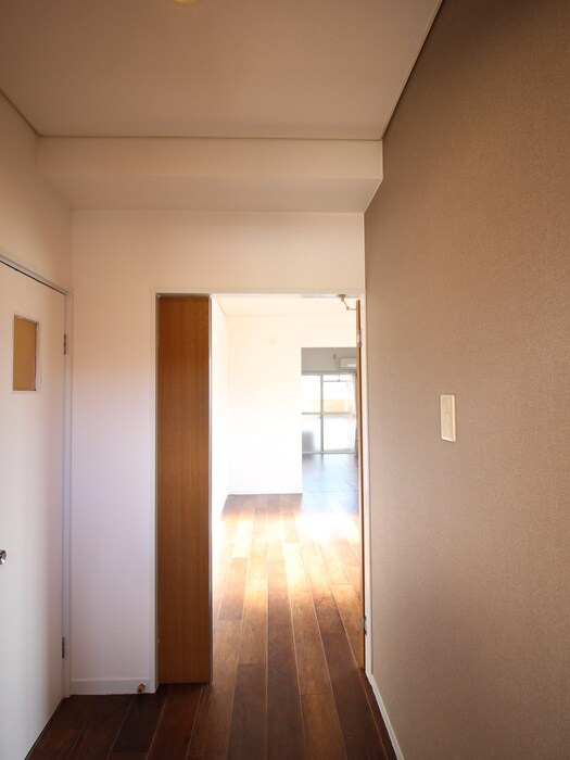 物件内観写真13　(廊下)