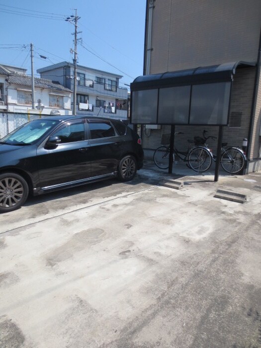 物件外観写真5　(駐車場)