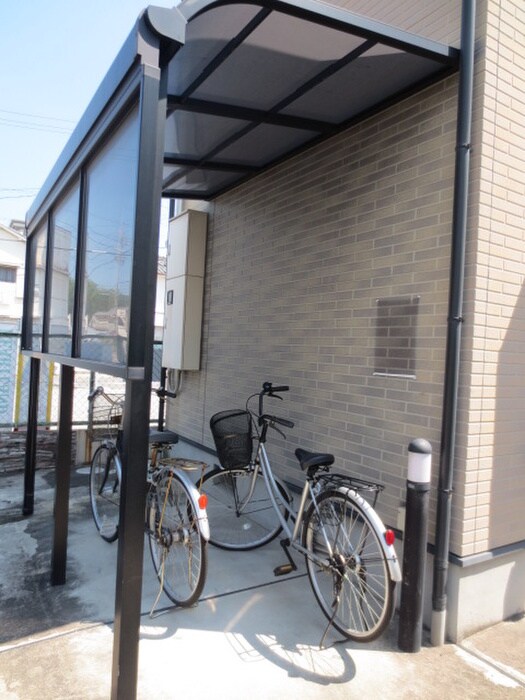 物件外観写真6　(駐輪場)