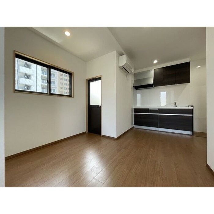 物件内観写真1　(居室)