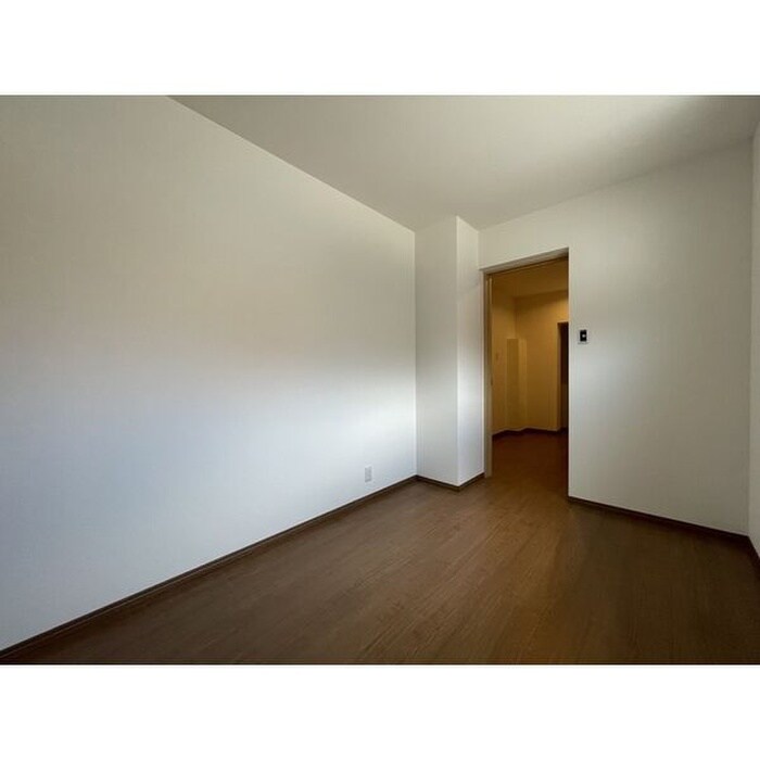 物件内観写真2　(居室)