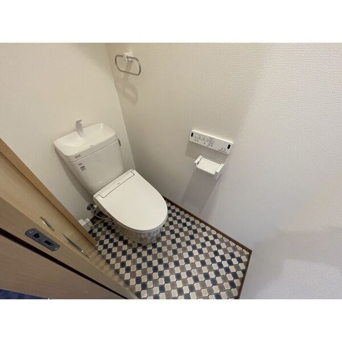 物件内観写真5　(トイレ)