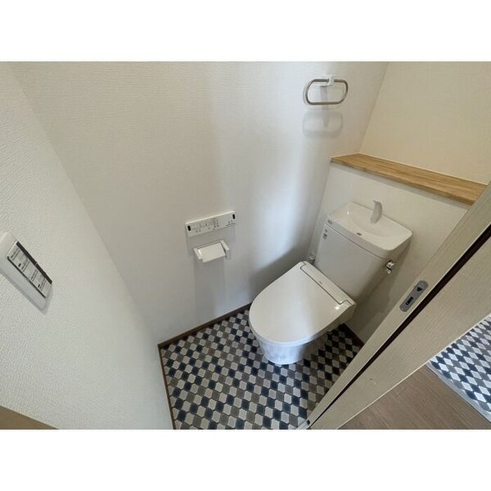 物件内観写真5　(トイレ)