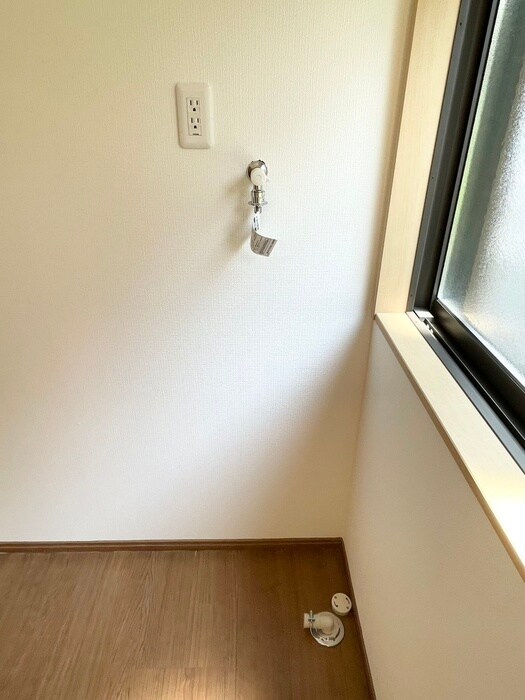 物件内観写真8　(洗濯機置場)