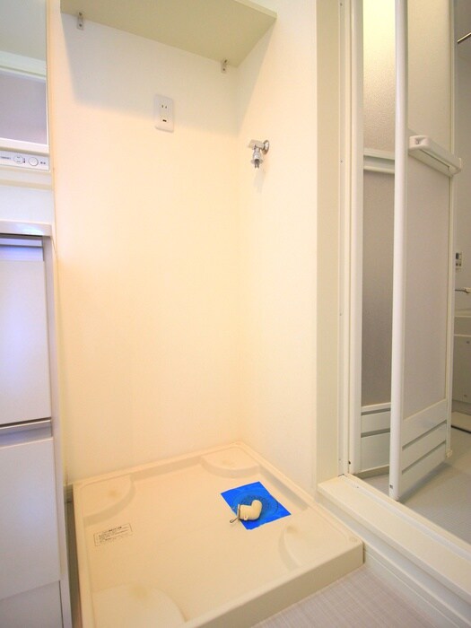 物件内観写真15　(洗濯機置場)