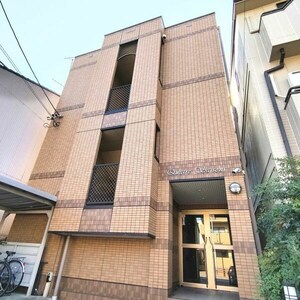 カトルセゾン外観写真