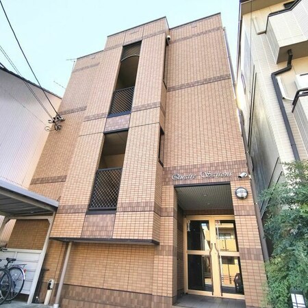 カトルセゾン外観写真