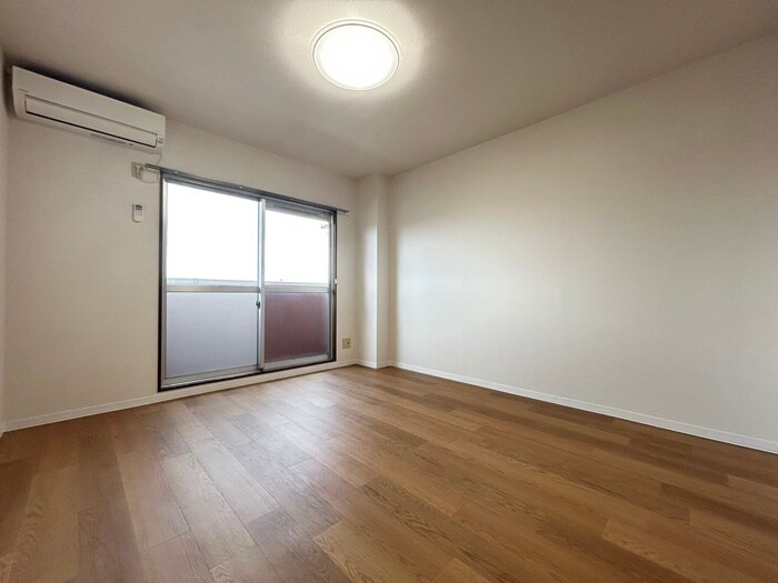 物件内観写真8　(居室)