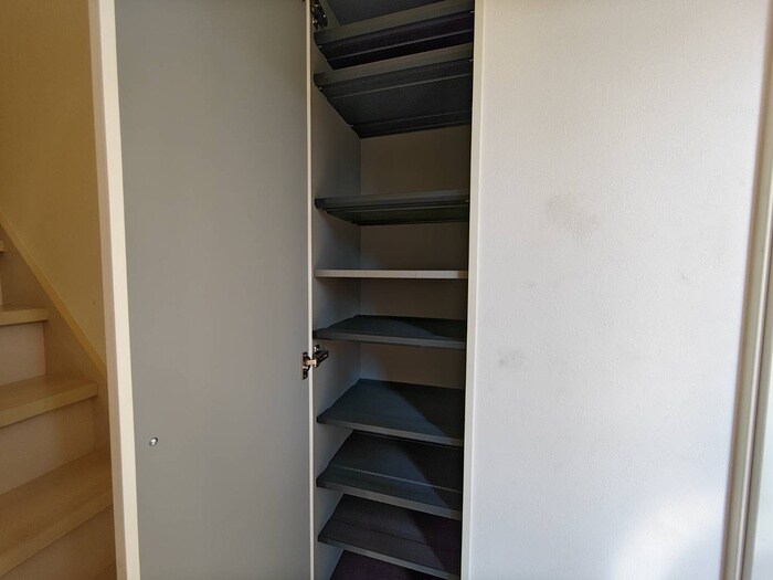 物件内観写真16　(靴箱)