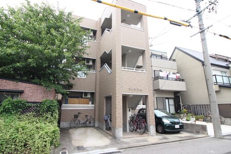 サン・ラヴィエ外観写真