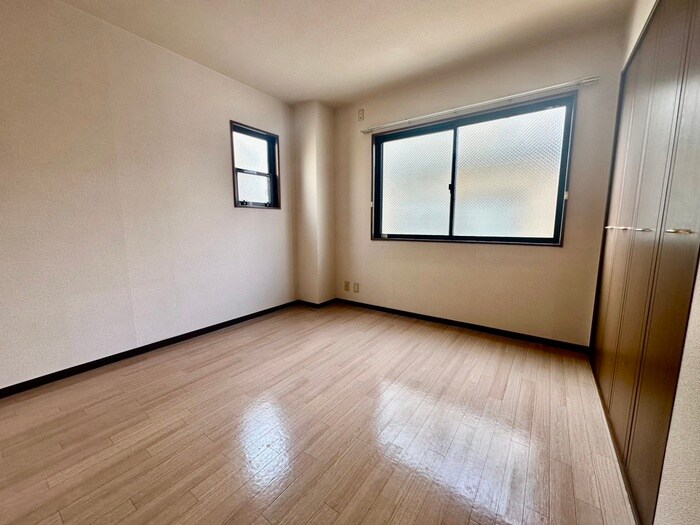 物件内観写真10　(居室)