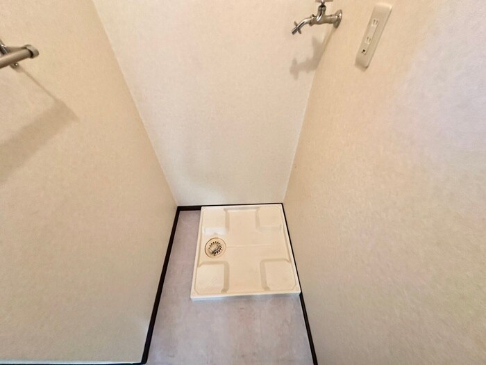 物件内観写真15　(洗濯機置場)