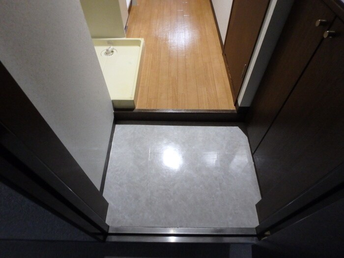 物件内観写真14　(玄関)