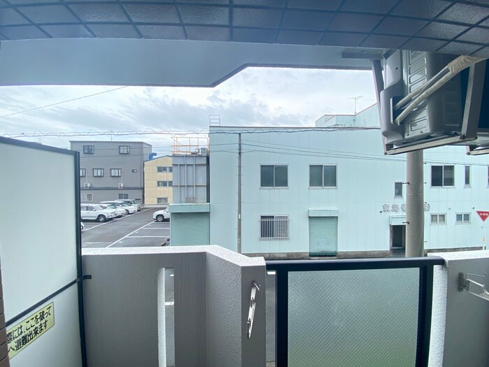 物件内観写真21　(室内からの展望)