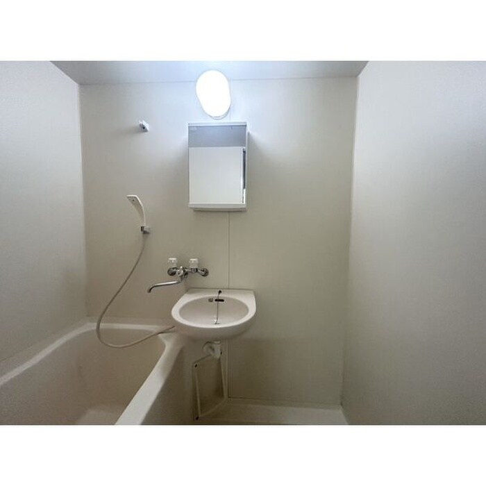 物件内観写真8　(洗面)