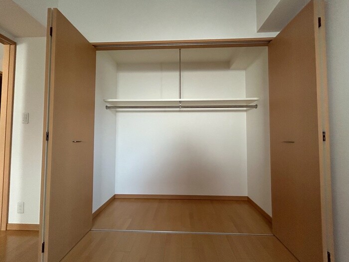 物件内観写真12　(収納)