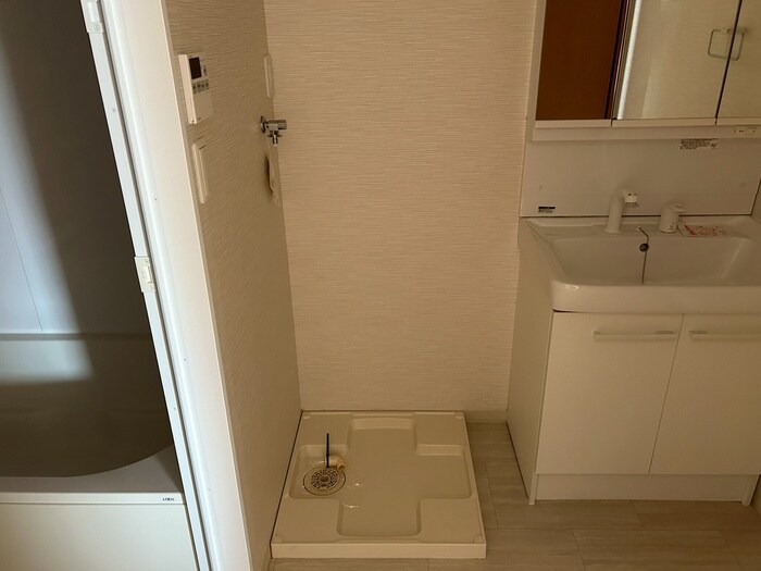 物件内観写真20　(洗濯機置場)