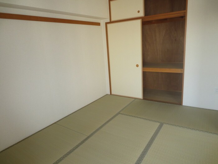 物件内観写真12　(収納)