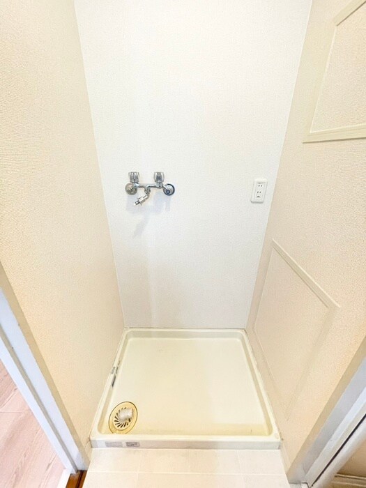 物件内観写真16　(洗濯機置場)