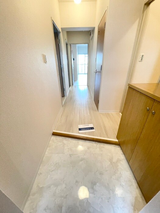 物件内観写真17　(玄関)