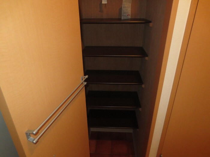 物件内観写真15　(収納)