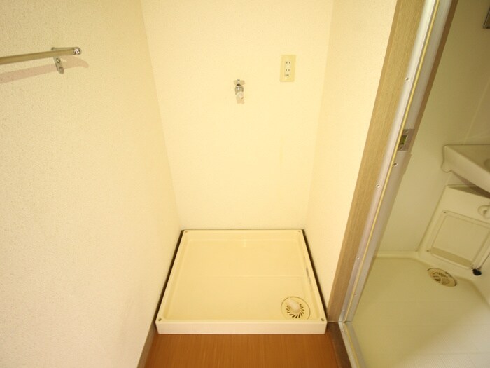 物件内観写真14　(洗濯機置場)