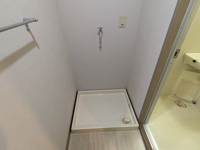 物件内観写真14　(洗濯機置場)