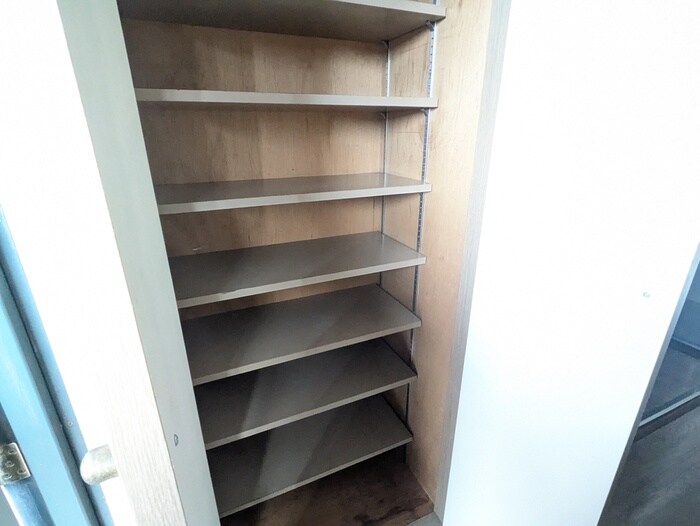 物件内観写真16　(靴箱)