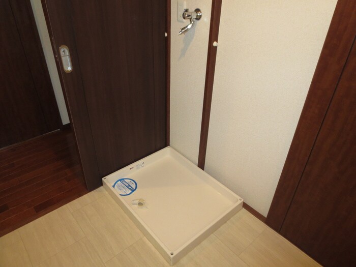 物件内観写真18　(洗濯機置場)