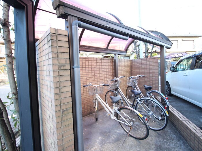 物件外観写真3　(駐輪場)