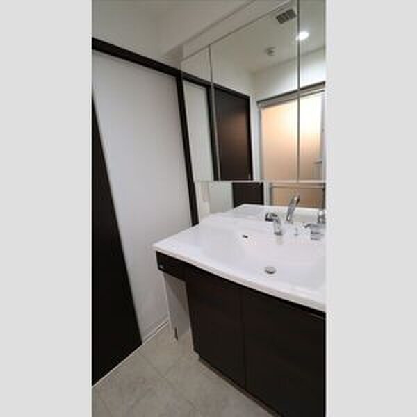 物件内観写真12　(洗面)