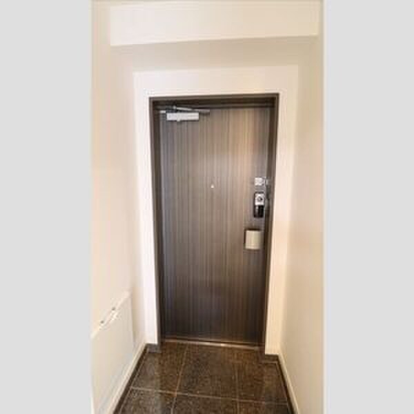 物件内観写真14　(玄関)