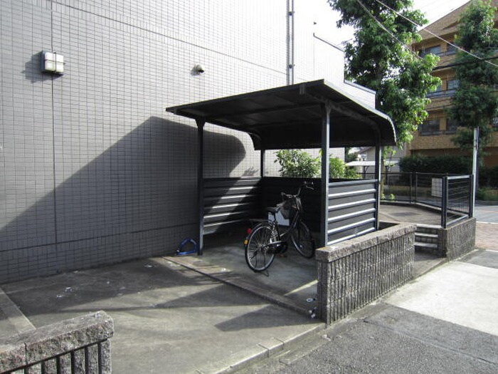 物件外観写真5　(駐輪場)