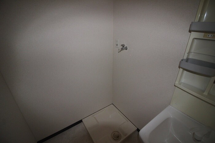 物件内観写真15　(洗濯機置場)