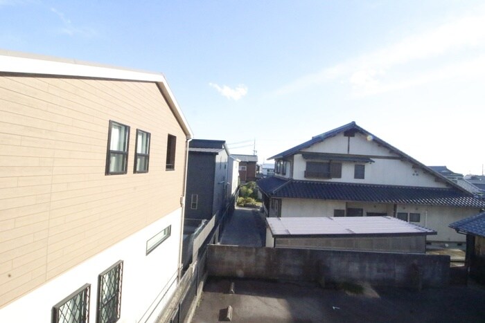 物件内観写真17　(室内からの展望)